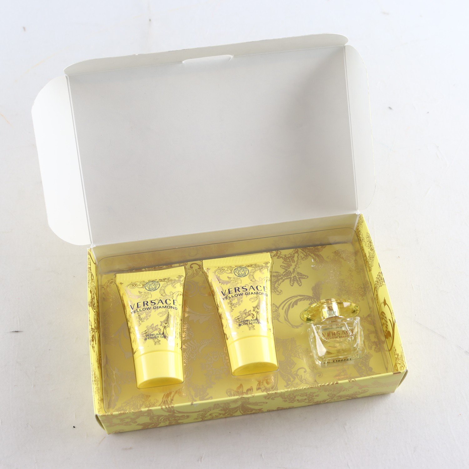 Parfym, body lotion, shower gel, Yellow Diamond av Versace