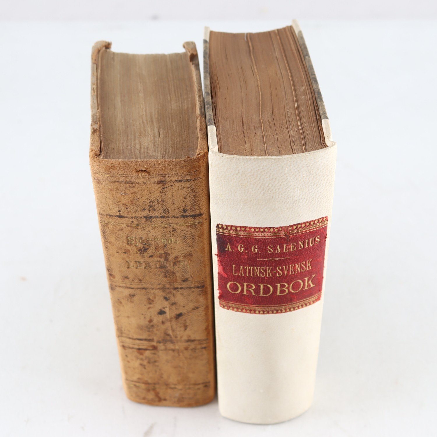 Två latinsk-svenska ordböcker (1832 & 1873)