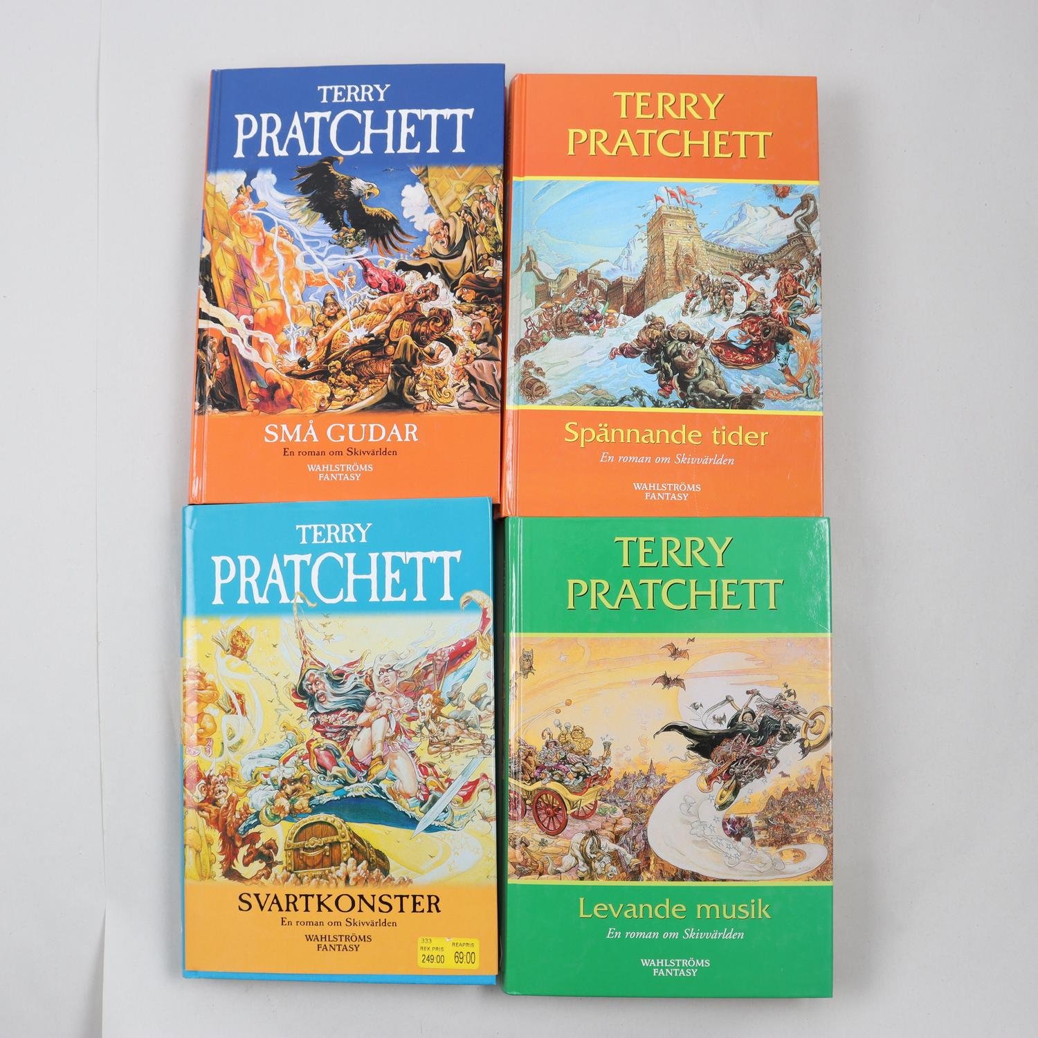 Terry Pratchett, bokpaket med 4 delar ur serien Skivvärlden