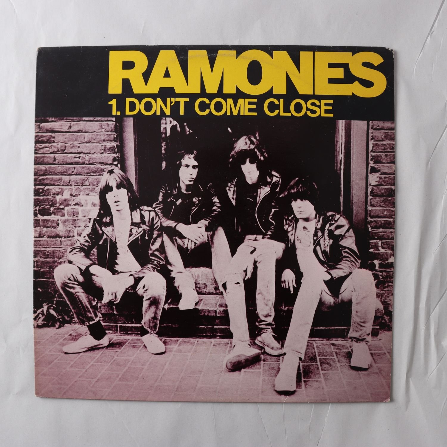 MAXI Ramones, Don’t Come Close