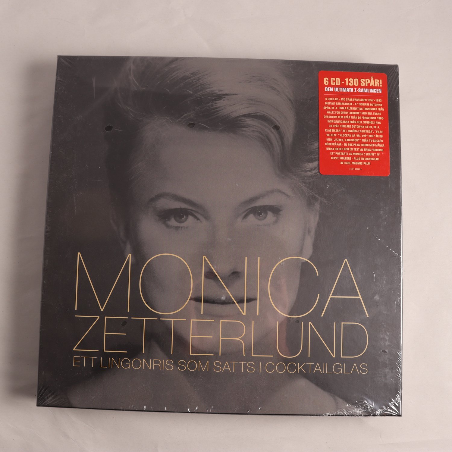 CD Monica Zetterlund, Ett Lingonris Som Satts I Cocktailglas