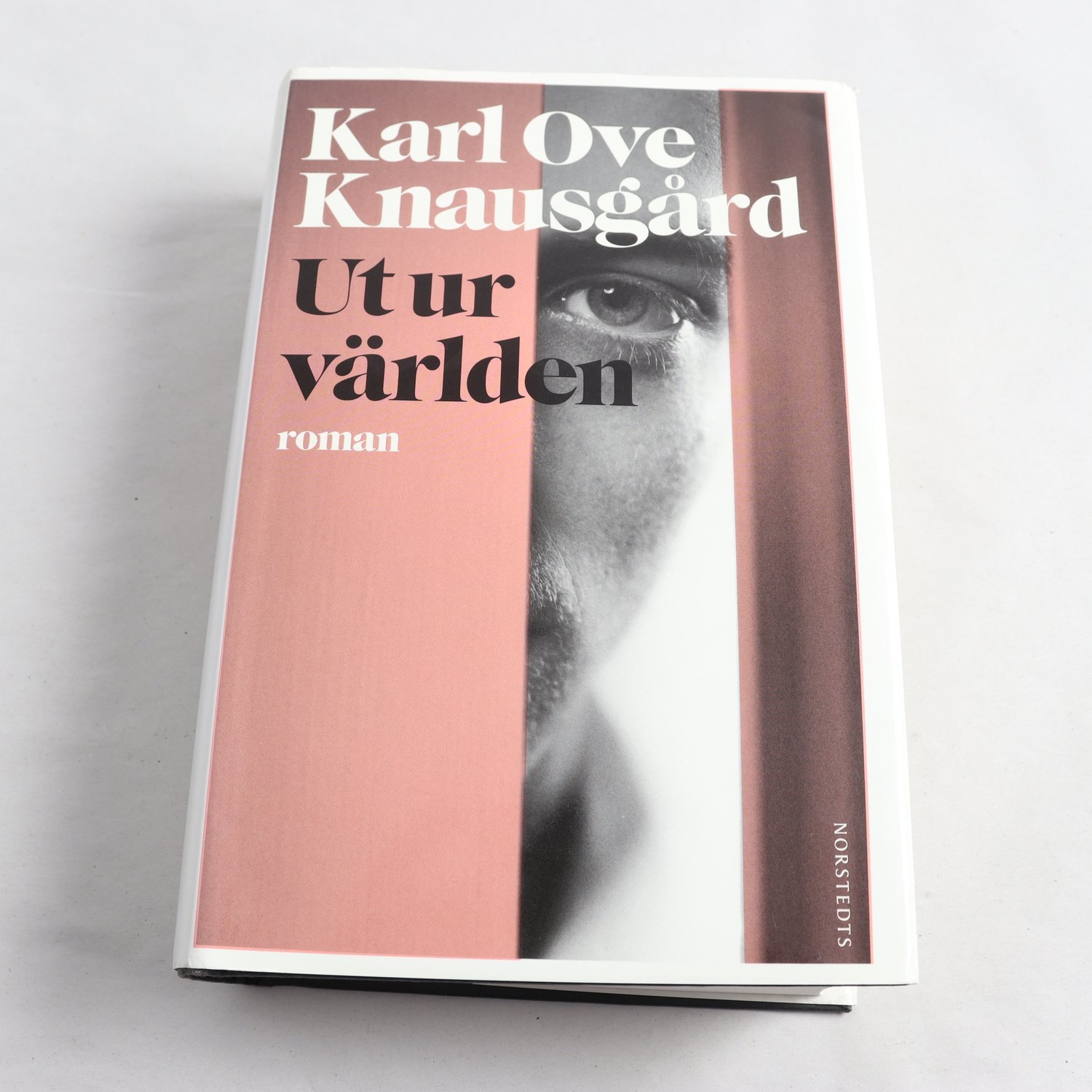 Karl Ove Knausgård, Ut ur världen