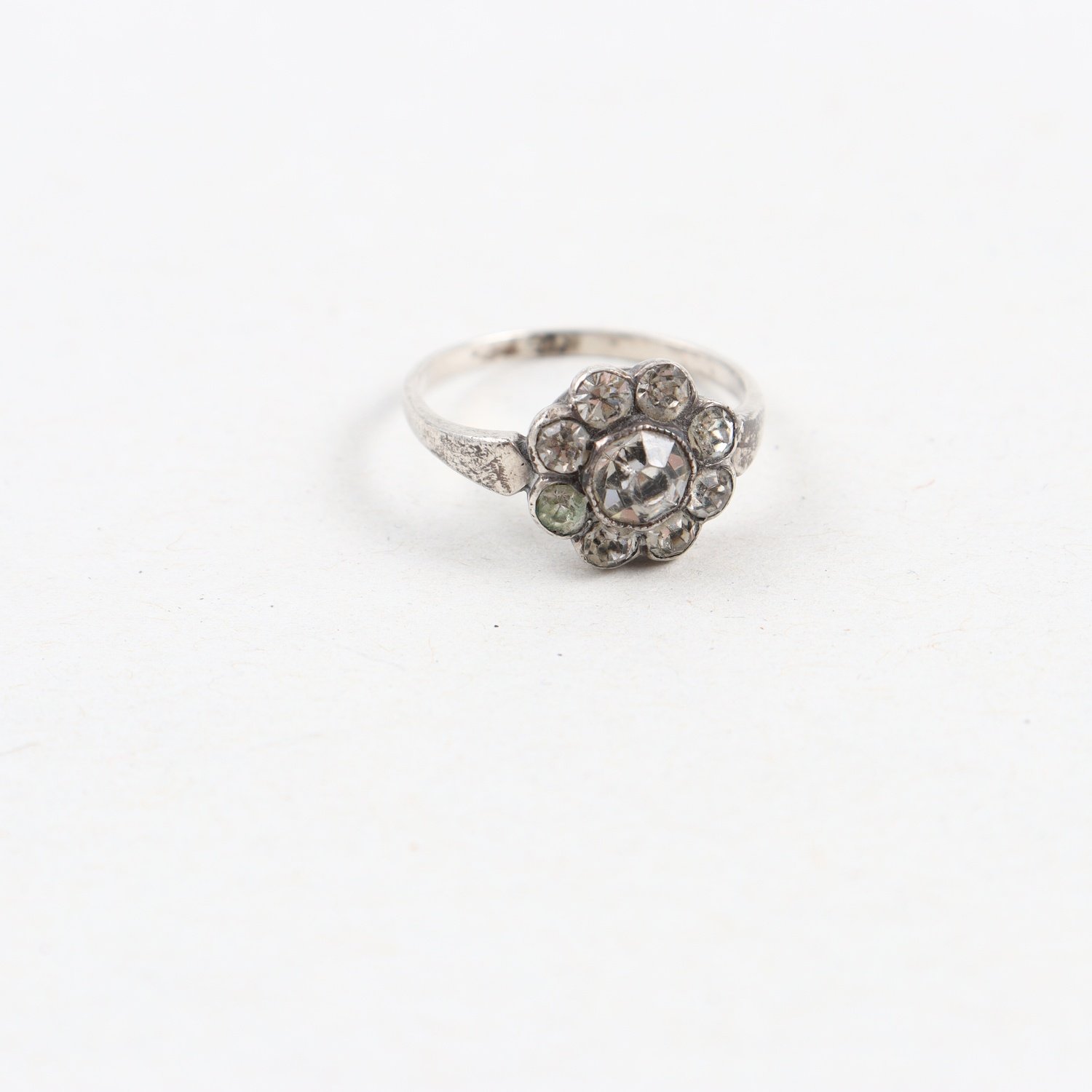 Ring, silver med stenar, Vikt: 2,7g