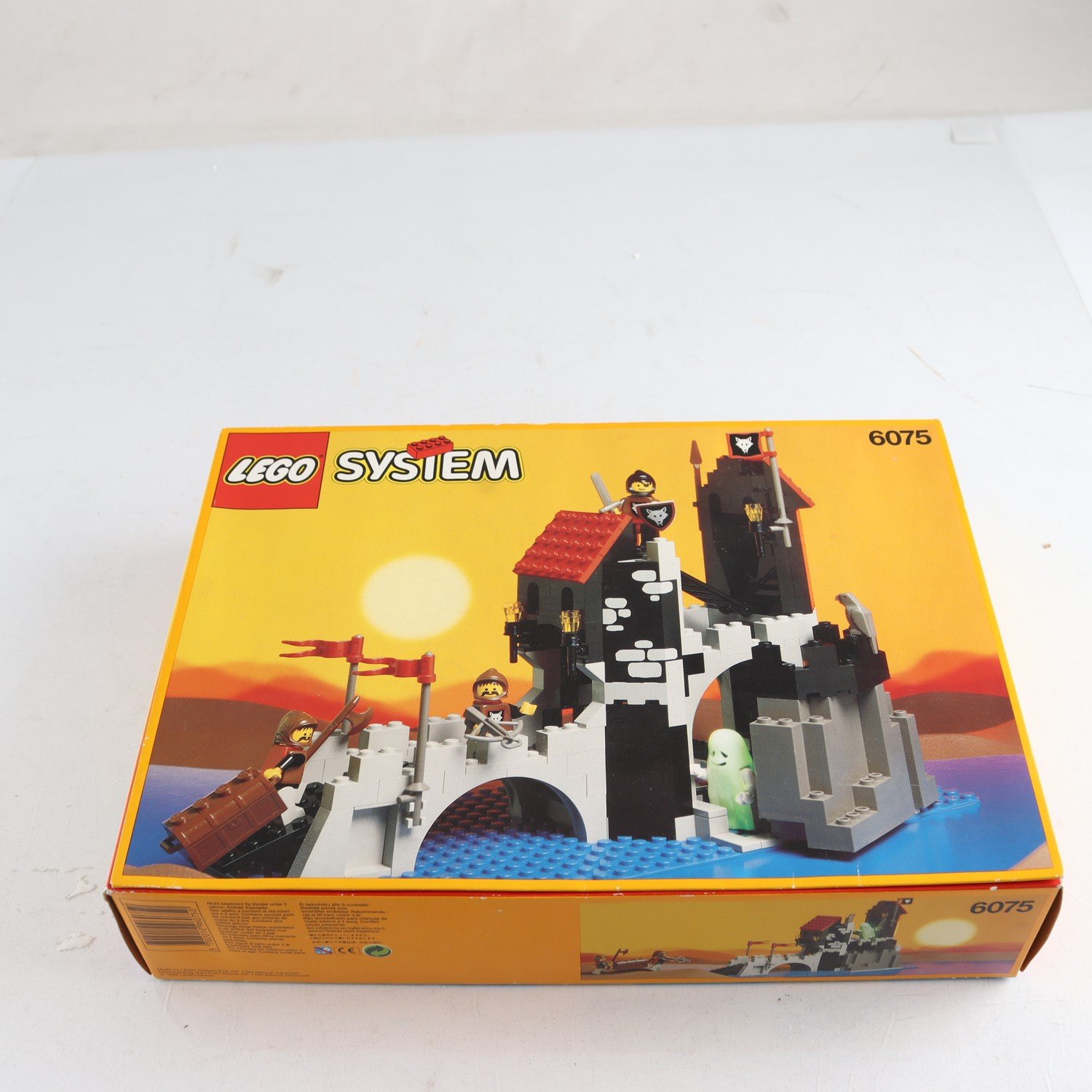 Lego, 6075 Wolfpack tower. Samfraktas ej.