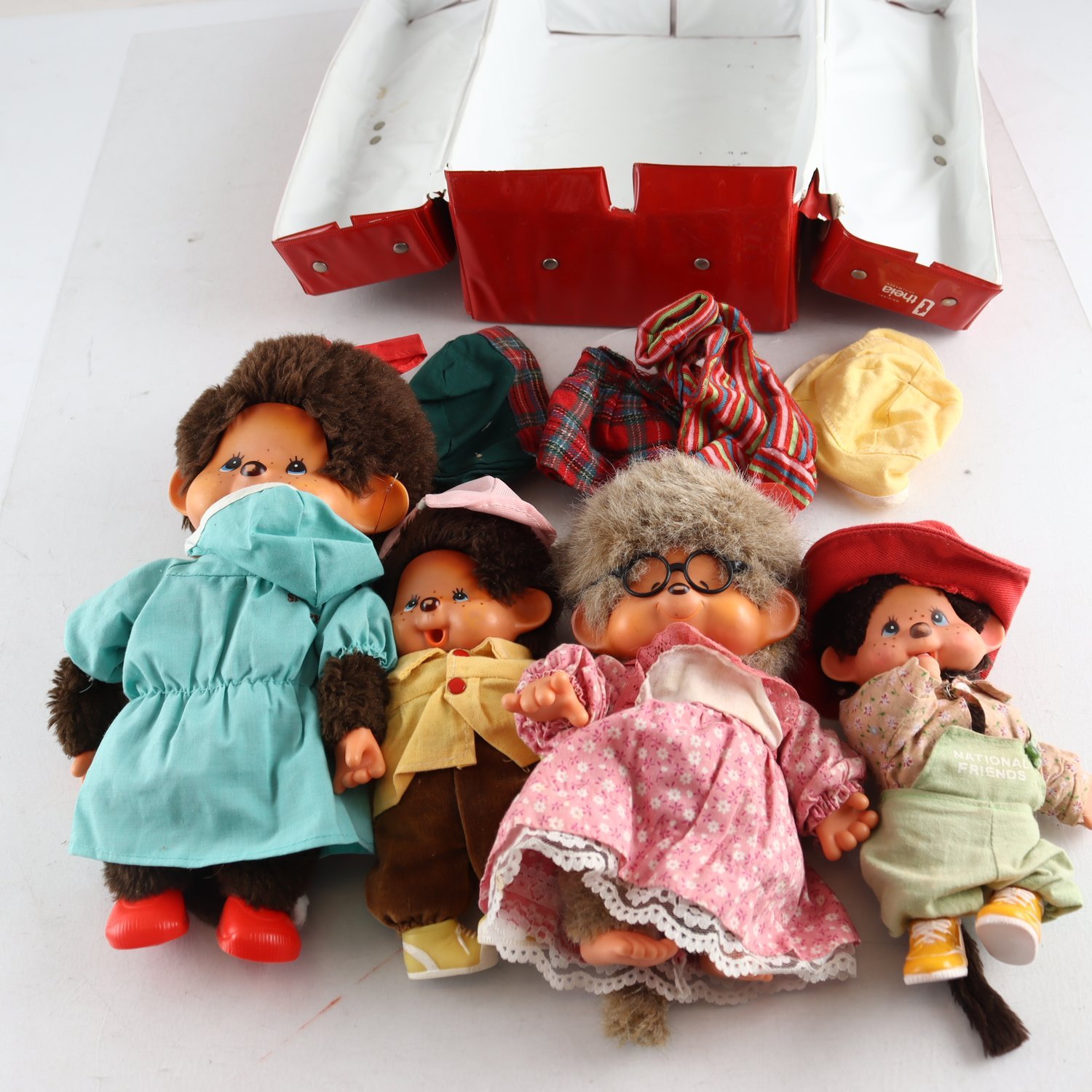 Dockor, Monchhichi, 4st. Samfraktas ej.