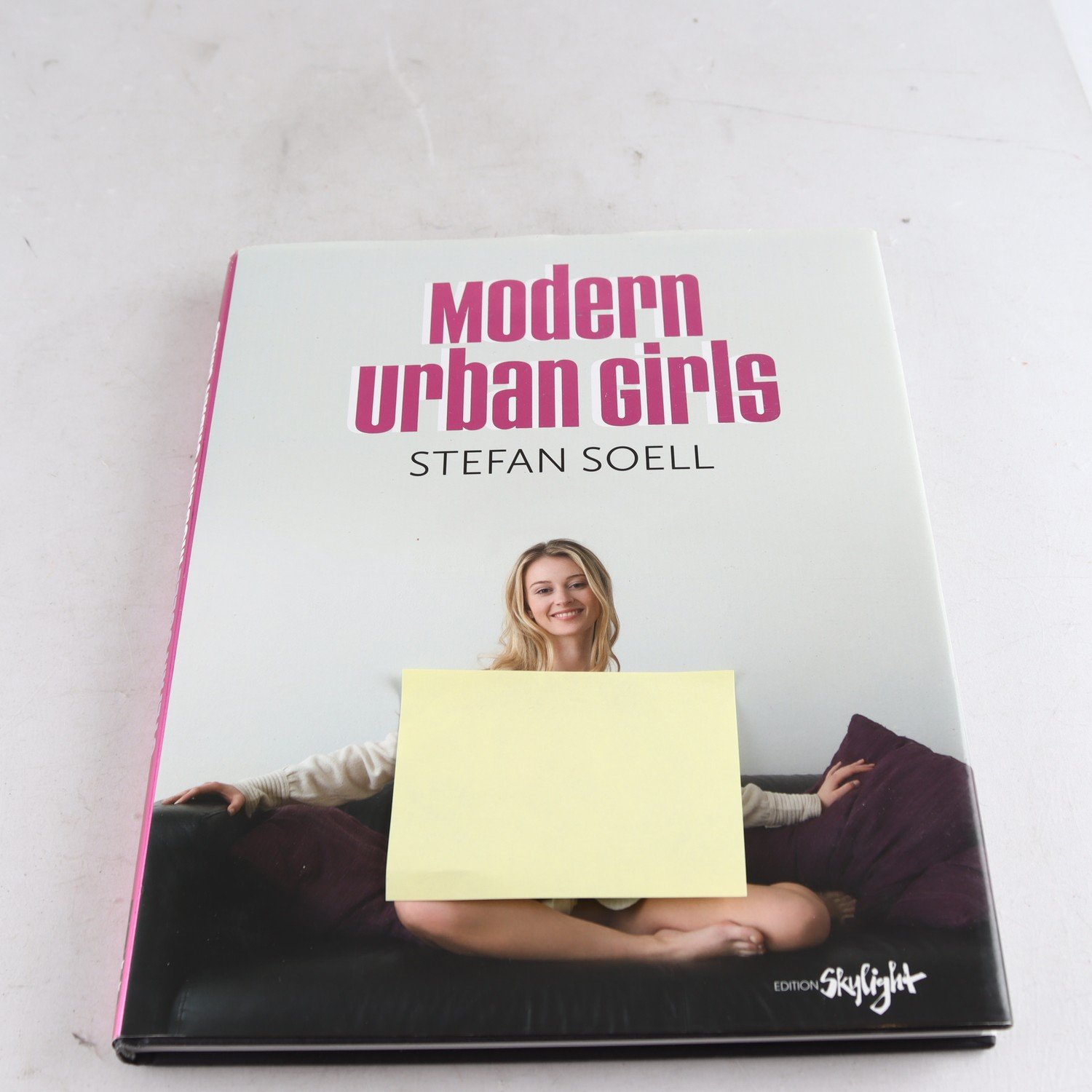 Bok, Stefan Soell, Modern urban girls