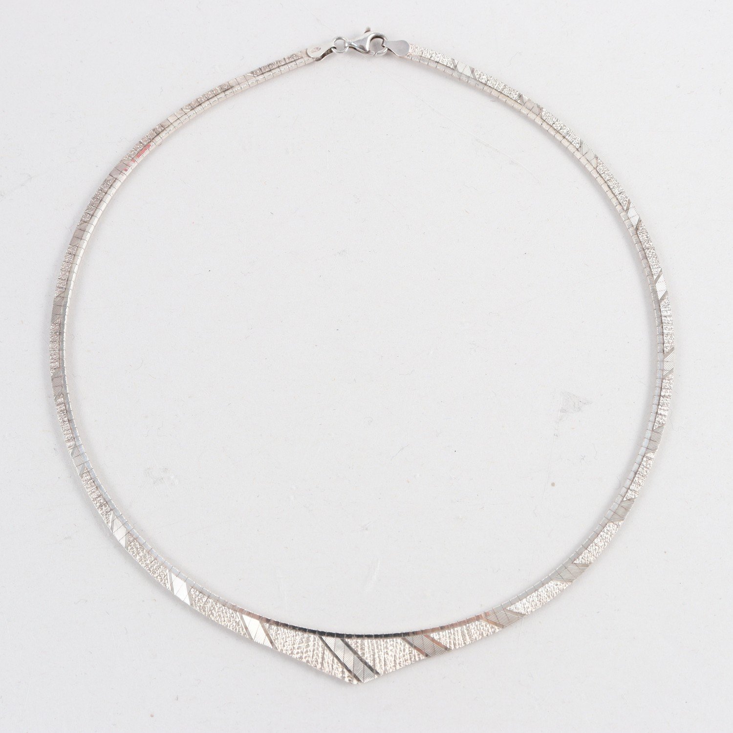 Halsband, collier, semistelt, silver 925, vikt: 17,6g