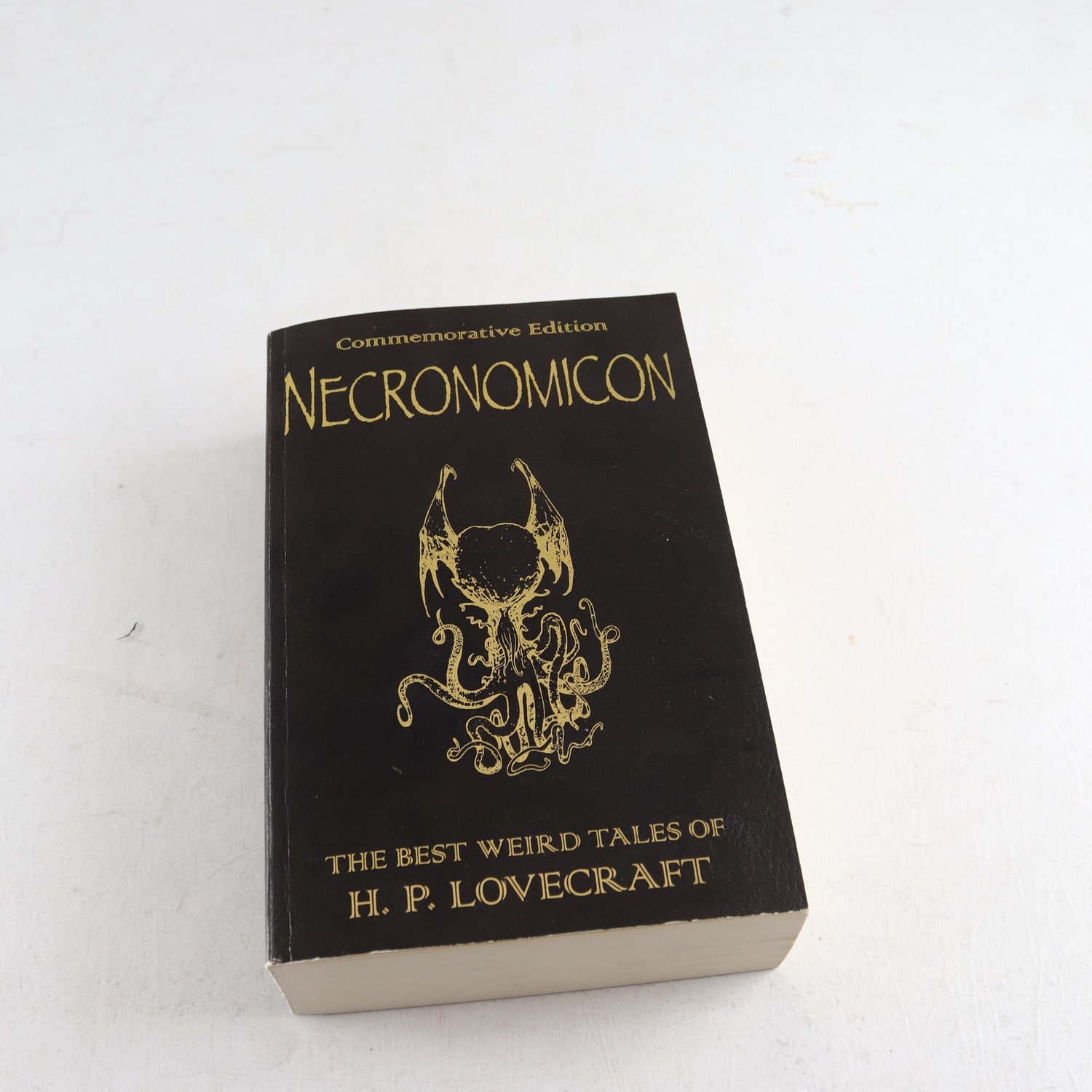 Necronomicon: The Best Weird Tales of H. P. Lovecraft