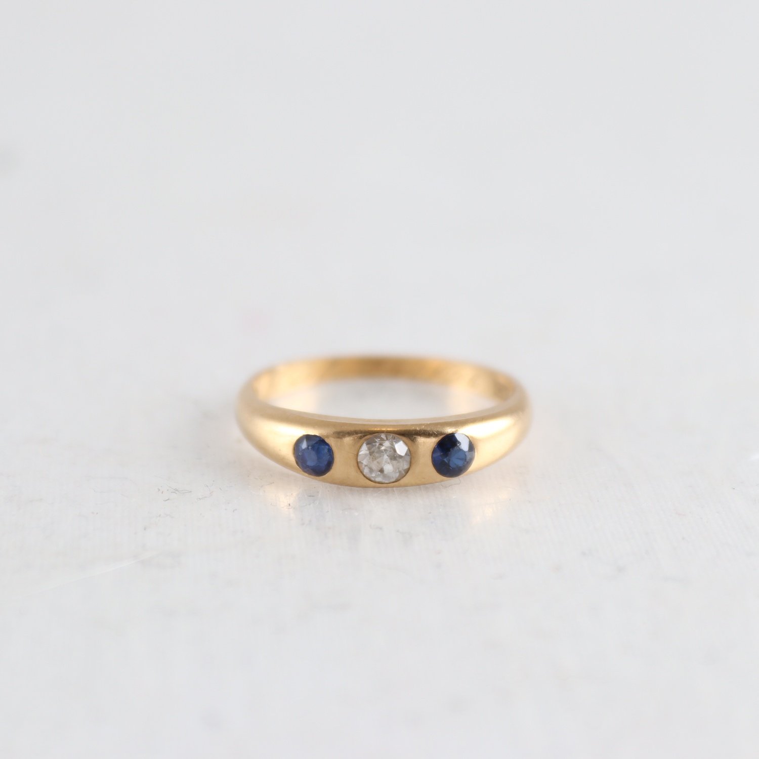 Ring – 18K med stenar