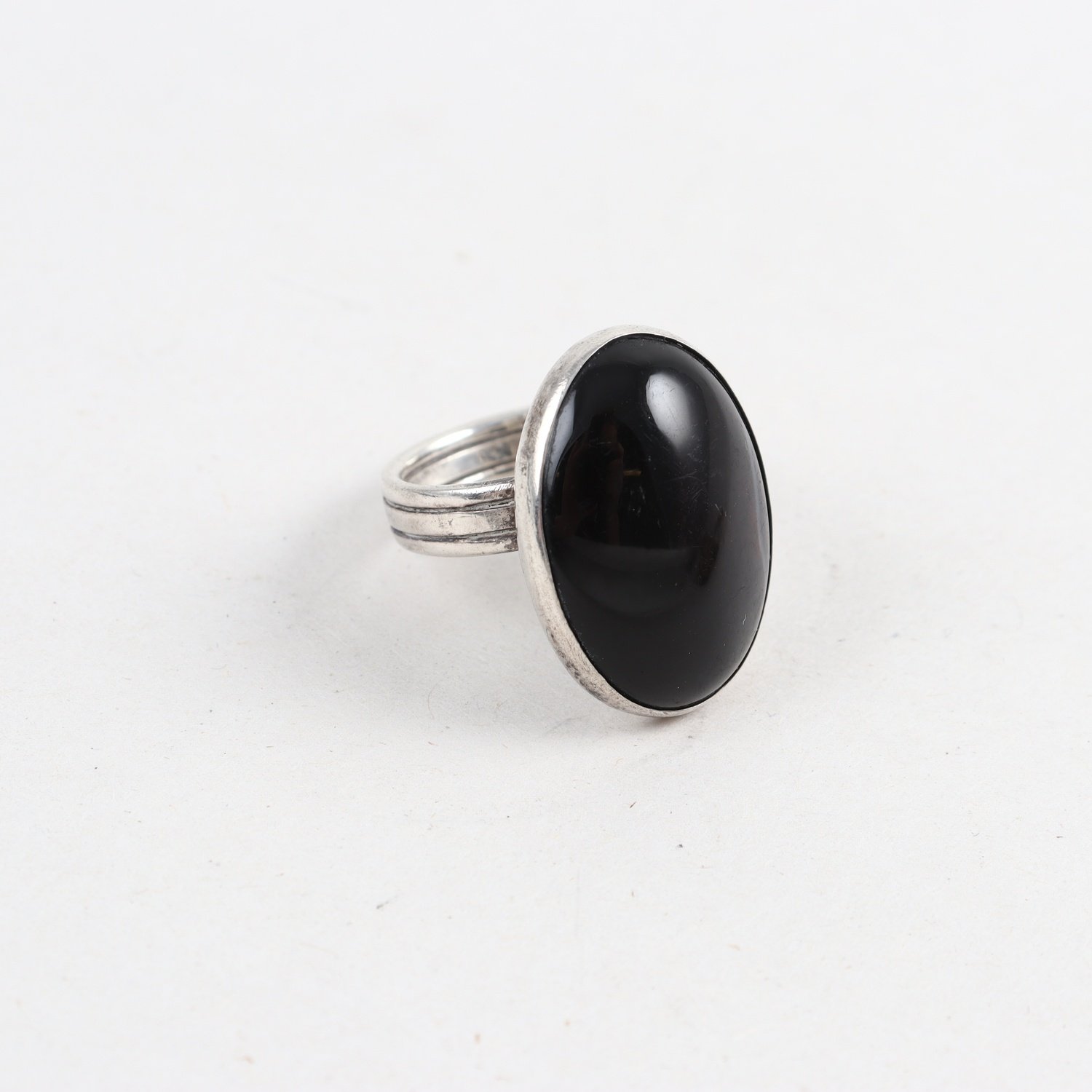 Ring, silver med sten, vikt: 9,7g