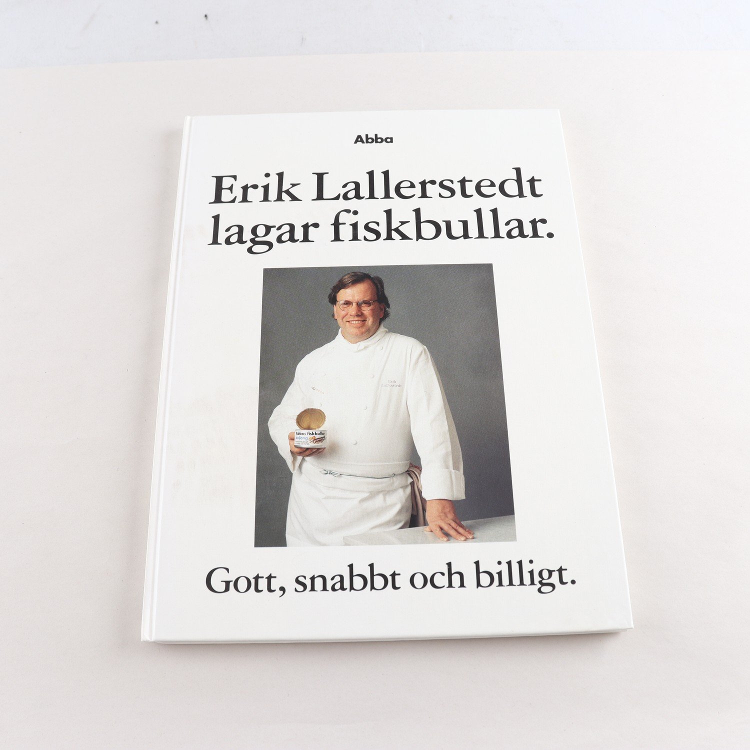 Erik Lallerstedt lagar fiskbullar: Gott, snabbt och billigt