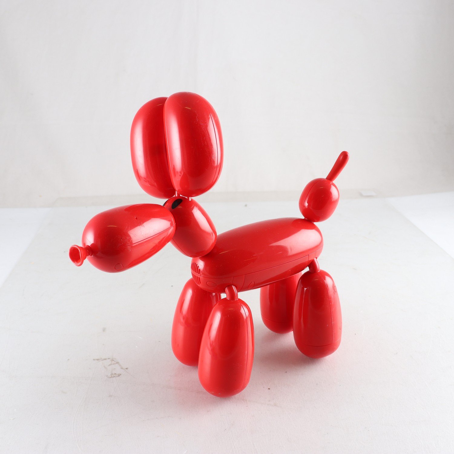 Hundfigur, Squeakee, design hund. Samfraktas ej