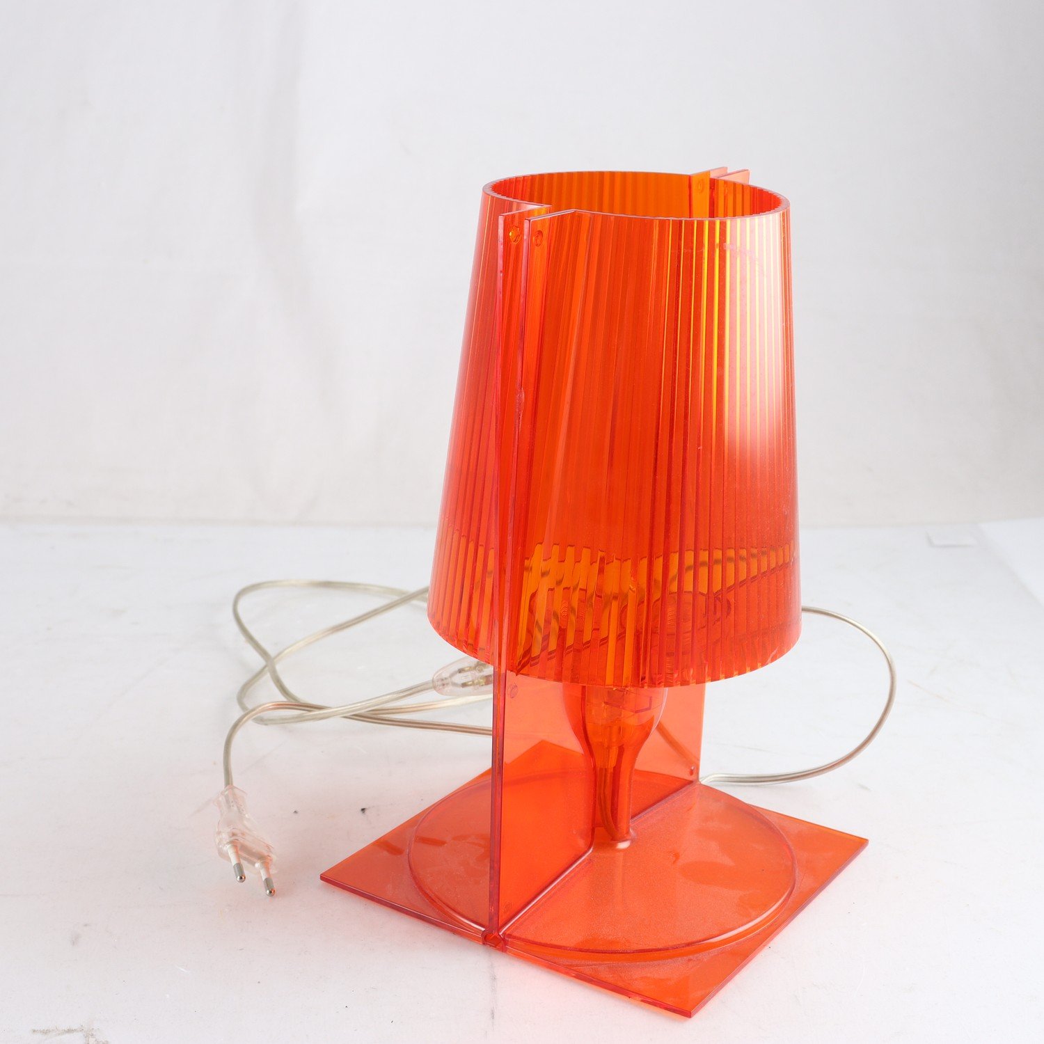 Lampa, Kartell,. Samfraktas ej.