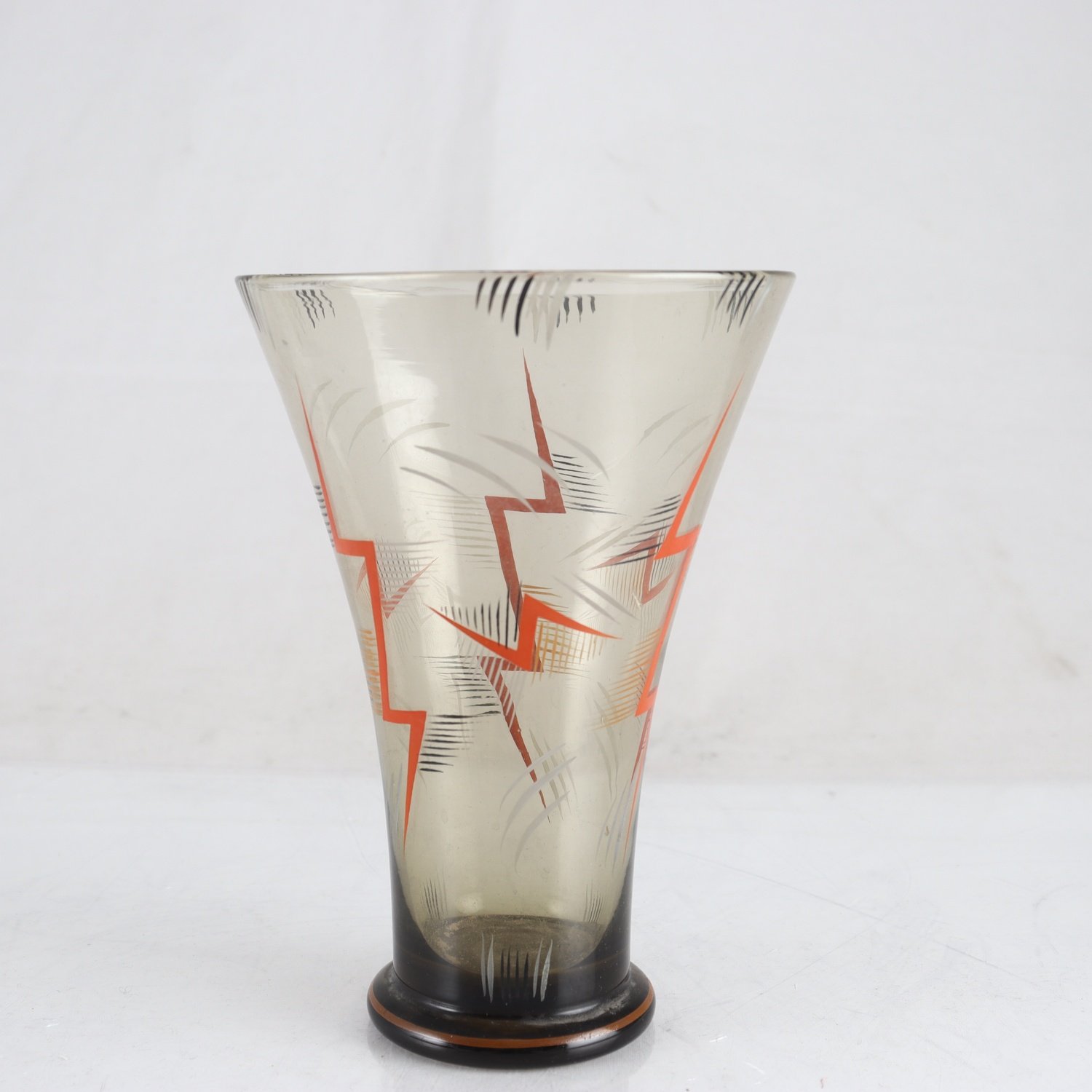 Vas, glas, handmålad, Art Deco, (1919-1939), omärkt. Samfraktas ej.