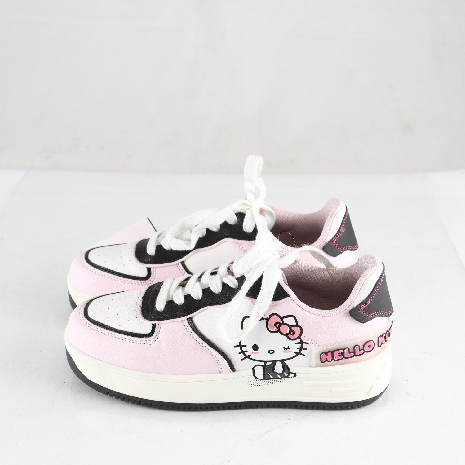 Sneakers, Bershka, ”Hello Kitty”, rosa, vit, stl. 37