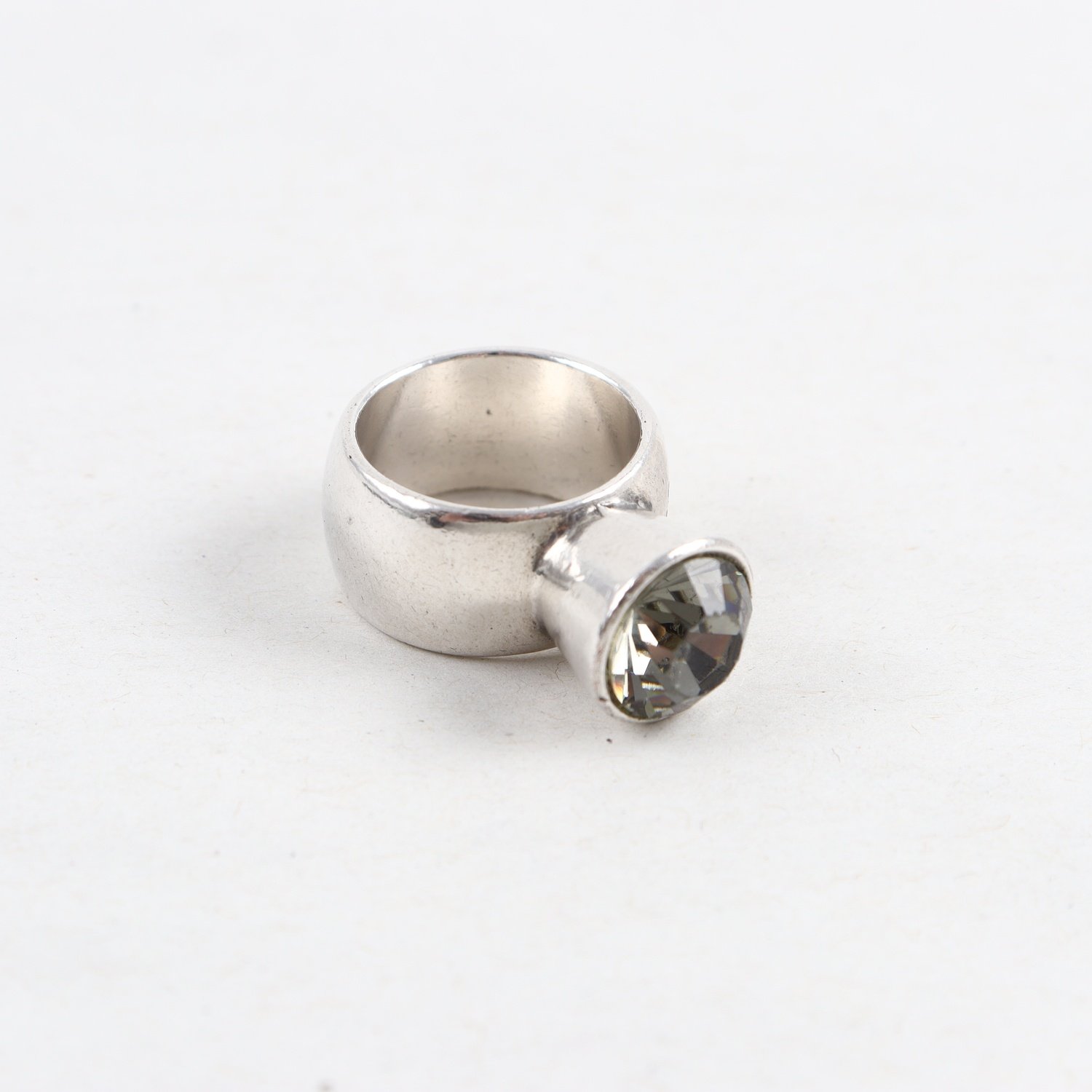 Ring, silver, slipad grön sten, brv: 14,2g